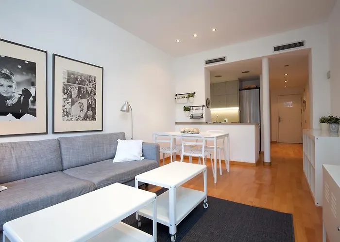 Апартаменты Flateli Lluria *