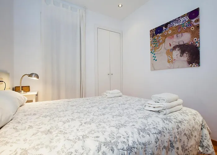 Апартаменты Flateli Lluria